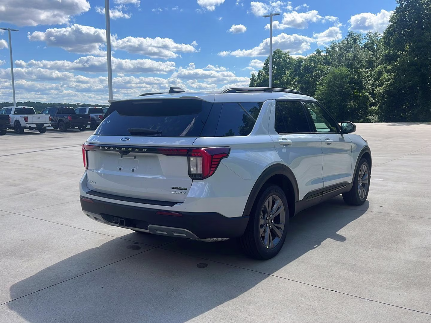 2026 Space White Metallic Ford Explorer Active w/200A Pkg 4X4 SUV