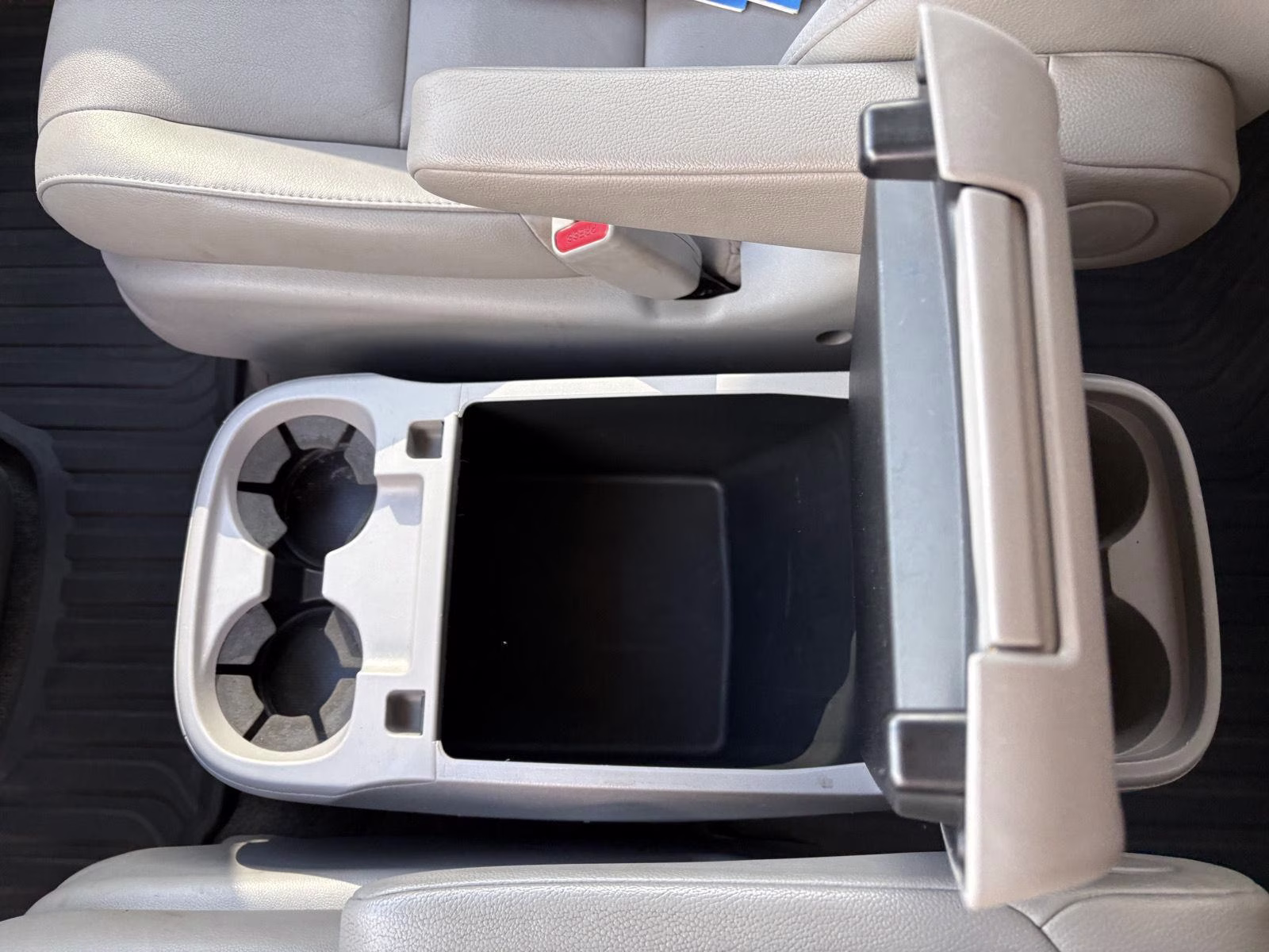 2014 Modern Steel Metallic Honda Odyssey Touring FWD Van