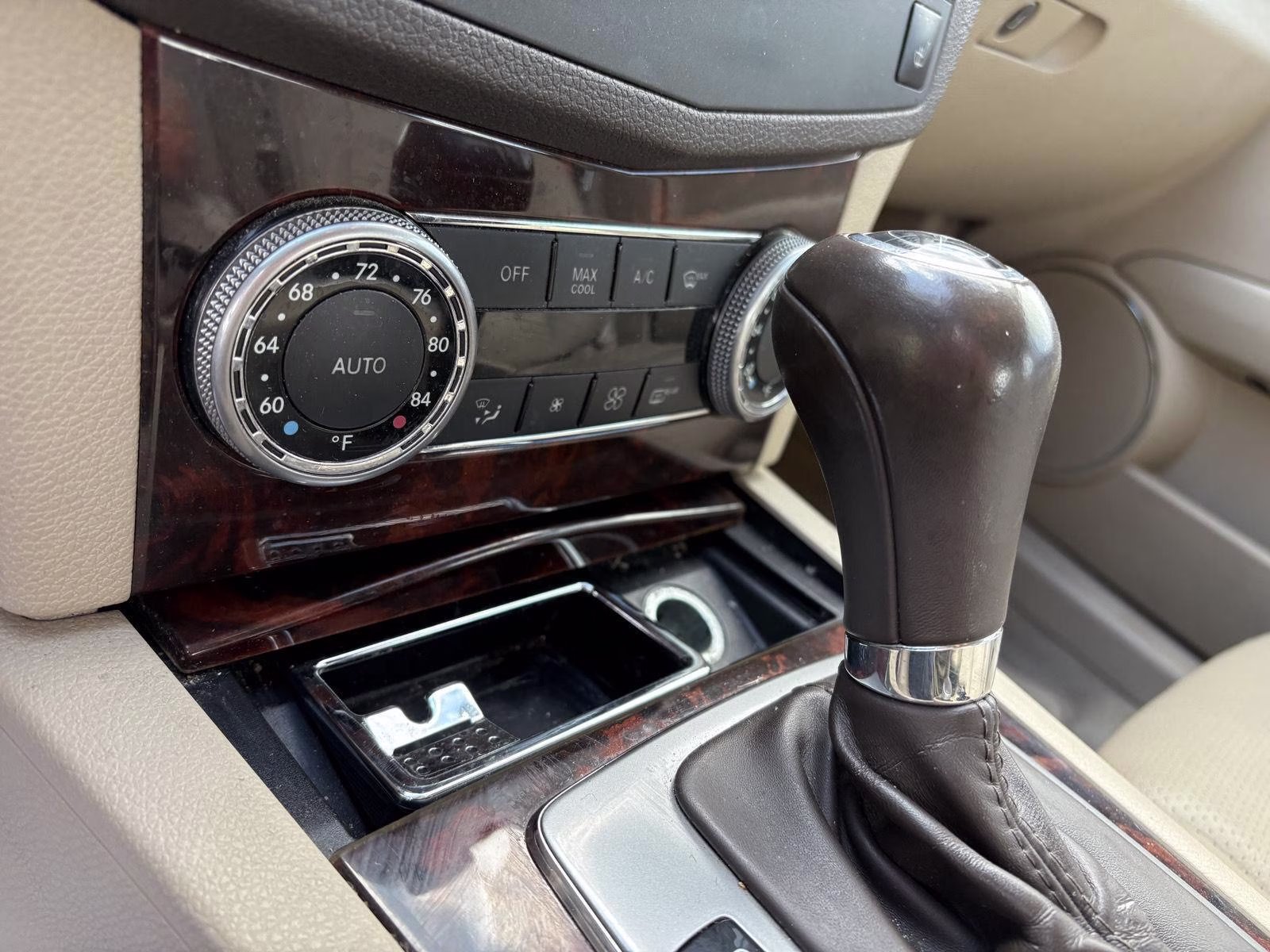 2010 White Mercedes-Benz C300 4 MATIC C300 AWD Sedan