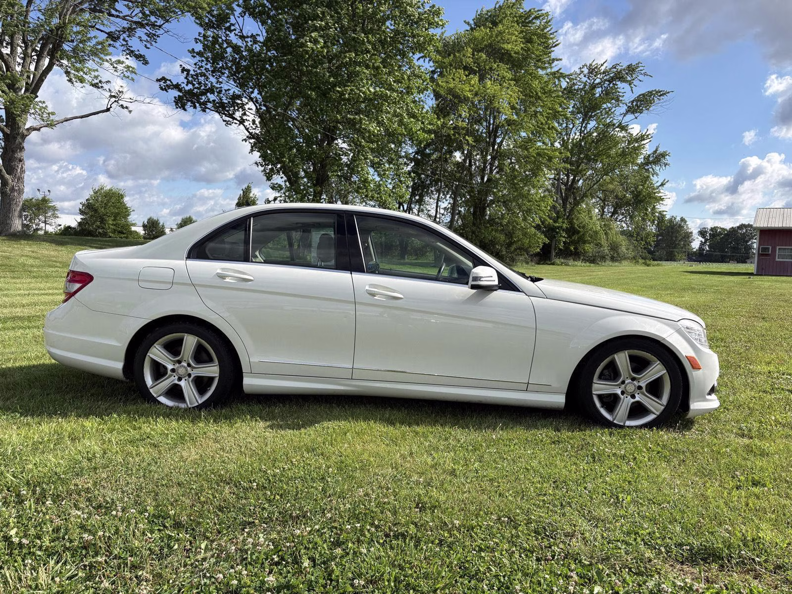 2010 White Mercedes-Benz C300 4 MATIC C300 AWD Sedan