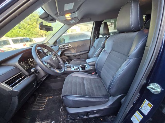 2024 Cosmic Blue Metallic Mitsubishi Outlander SE FWD SUV