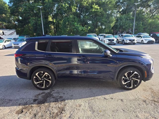 2024 Cosmic Blue Metallic Mitsubishi Outlander SE FWD SUV