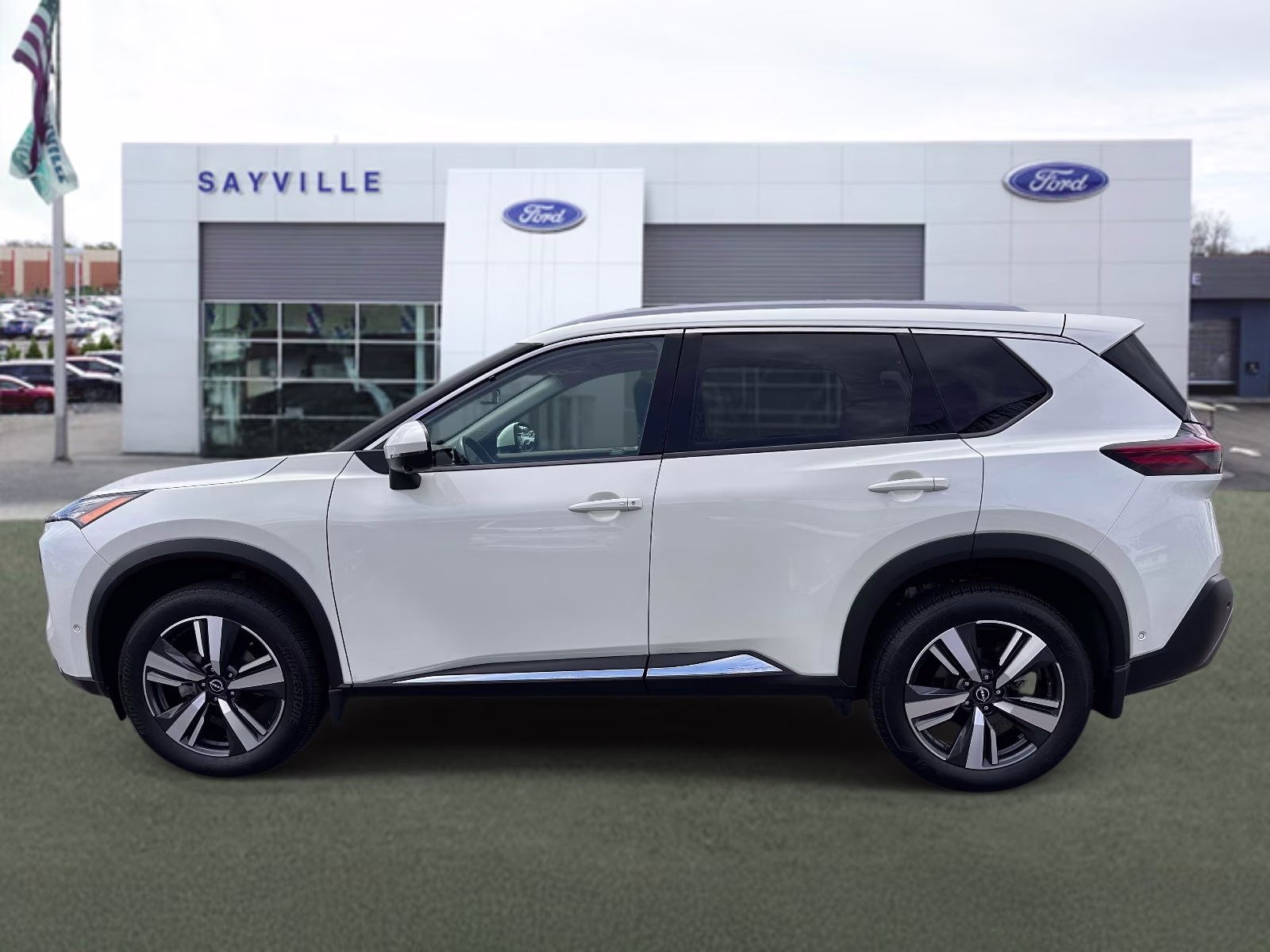 2023 Pearl White Tricoat Nissan Rogue AWD SL AWD SUV