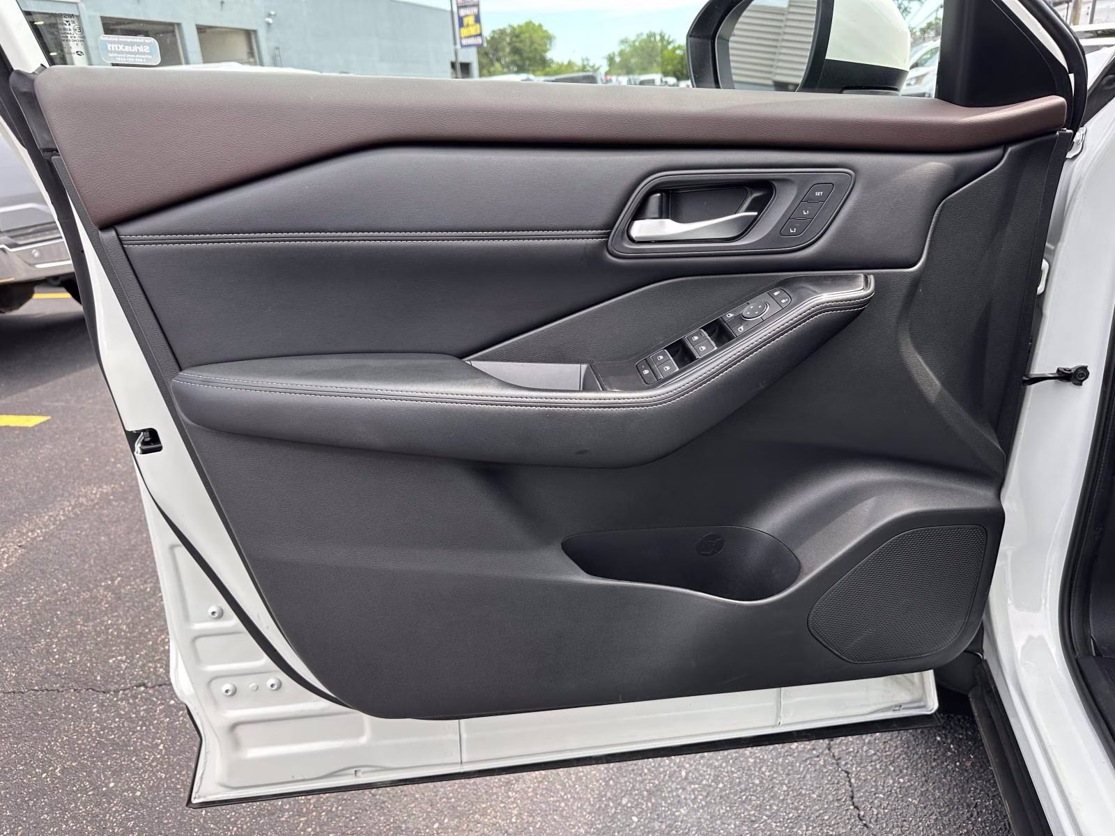 2023 Pearl White Tricoat Nissan Rogue AWD SL AWD SUV