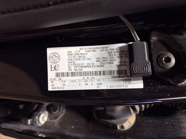 2020 Black Ford Super Duty F-250 SRW 4X4 Truck