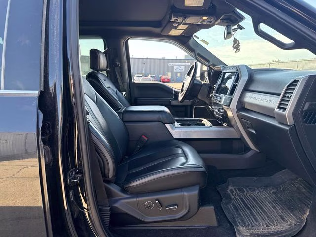 2020 Black Ford Super Duty F-250 SRW Platinum 4X4 Truck