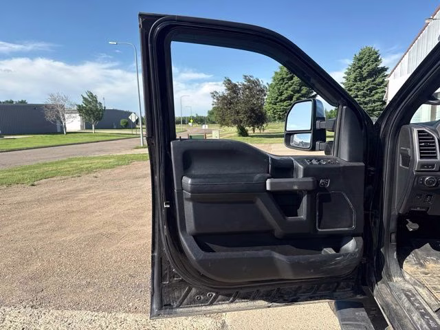 2020 Black Ford Super Duty F-250 SRW Platinum 4X4 Truck