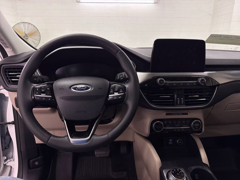 2021 Star White Metallic Tri-Coat Ford Escape Hybrid Titanium FWD SUV