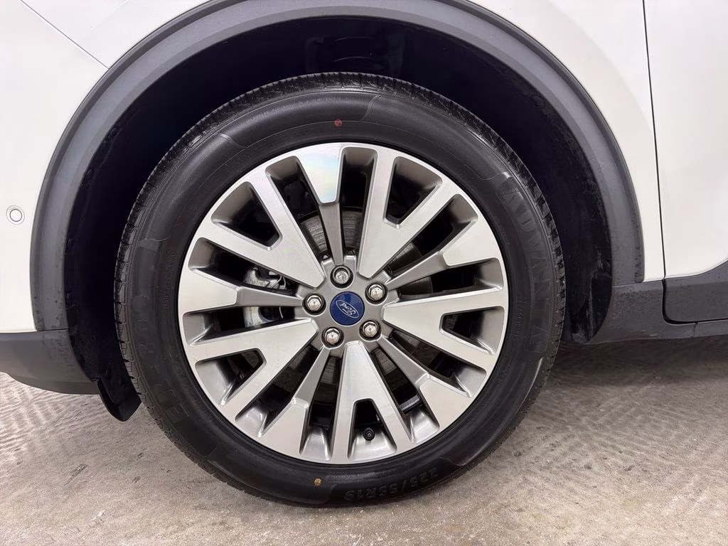 2021 Star White Metallic Tri-Coat Ford Escape Hybrid Titanium FWD SUV
