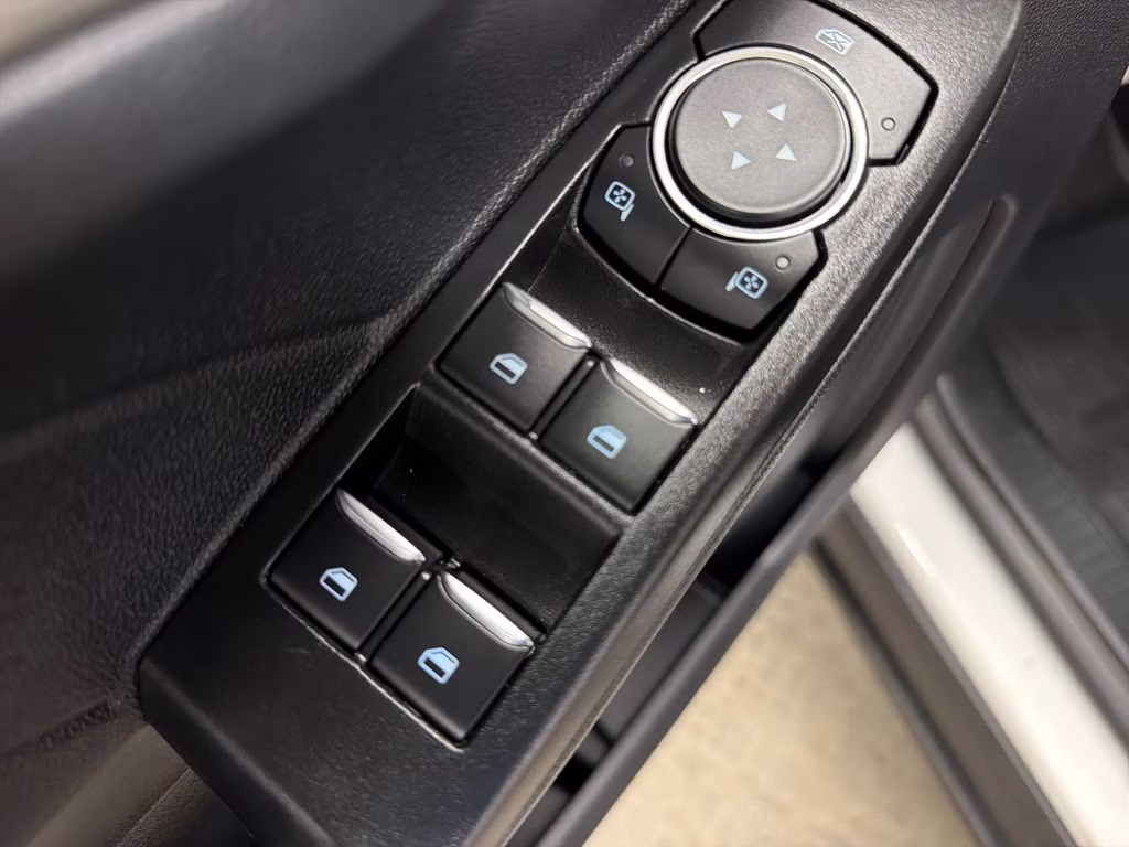 2021 Star White Metallic Tri-Coat Ford Escape Hybrid Titanium FWD SUV