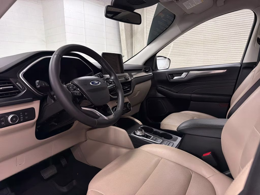 2021 Star White Metallic Tri-Coat Ford Escape Hybrid Titanium FWD SUV