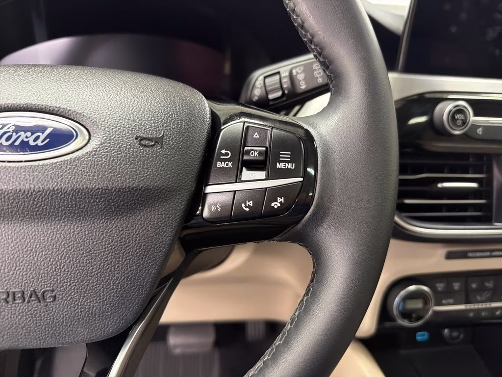 2021 Star White Metallic Tri-Coat Ford Escape Hybrid Titanium FWD SUV