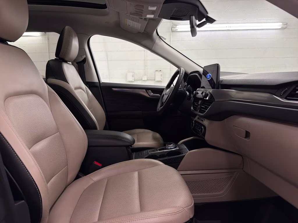 2021 Star White Metallic Tri-Coat Ford Escape Hybrid Titanium FWD SUV