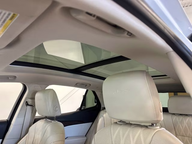 2023 White Frost Tricoat Buick Envision Avenir AWD SUV