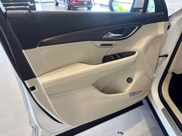 2023 White Frost Tricoat Buick Envision Avenir AWD SUV