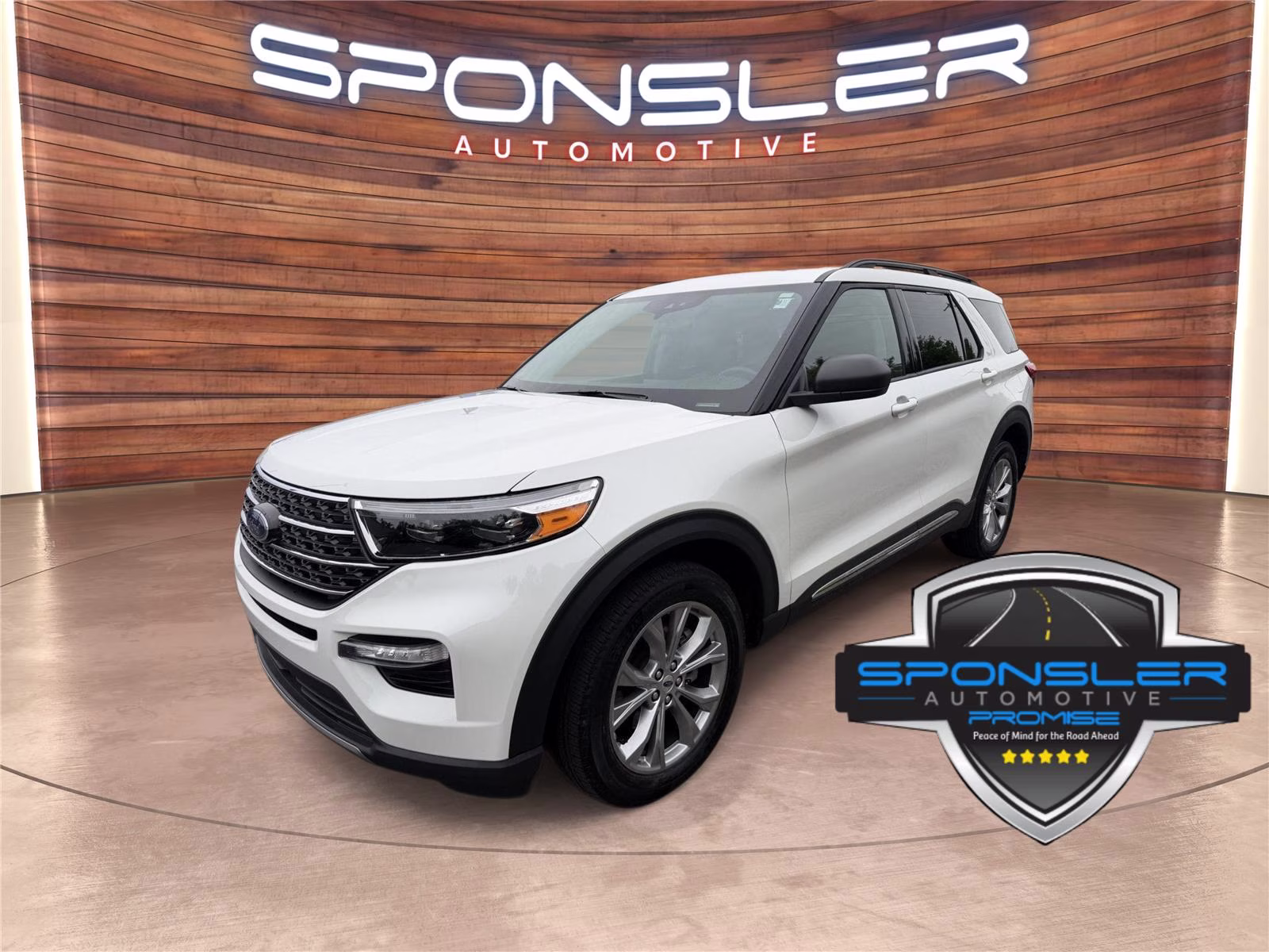 2023 Star White Metallic Tri-Coat Ford Explorer XLT 4X4 SUV
