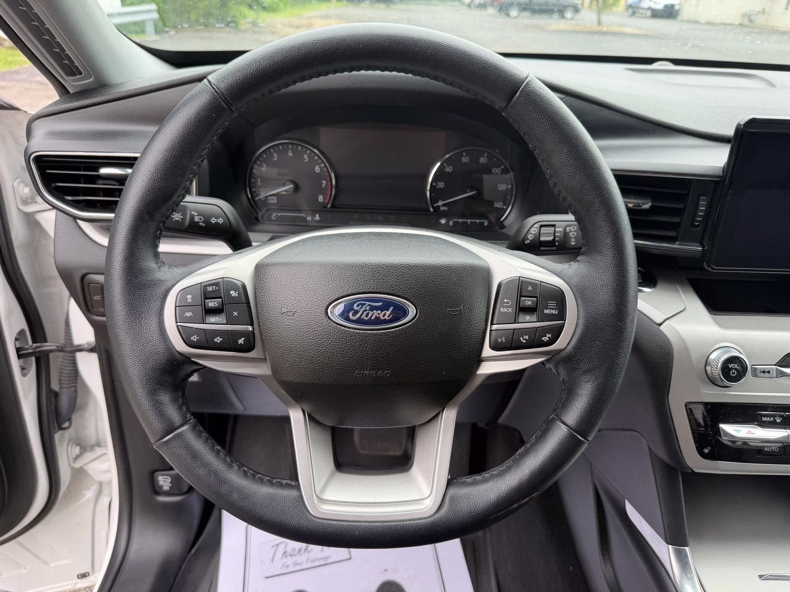 2023 Star White Metallic Tri-Coat Ford Explorer XLT 4X4 SUV