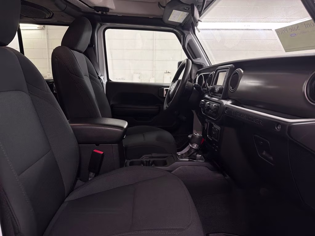 2021 Bright White Clearcoat Jeep Wrangler Unlimited Willys 4X4 SUV