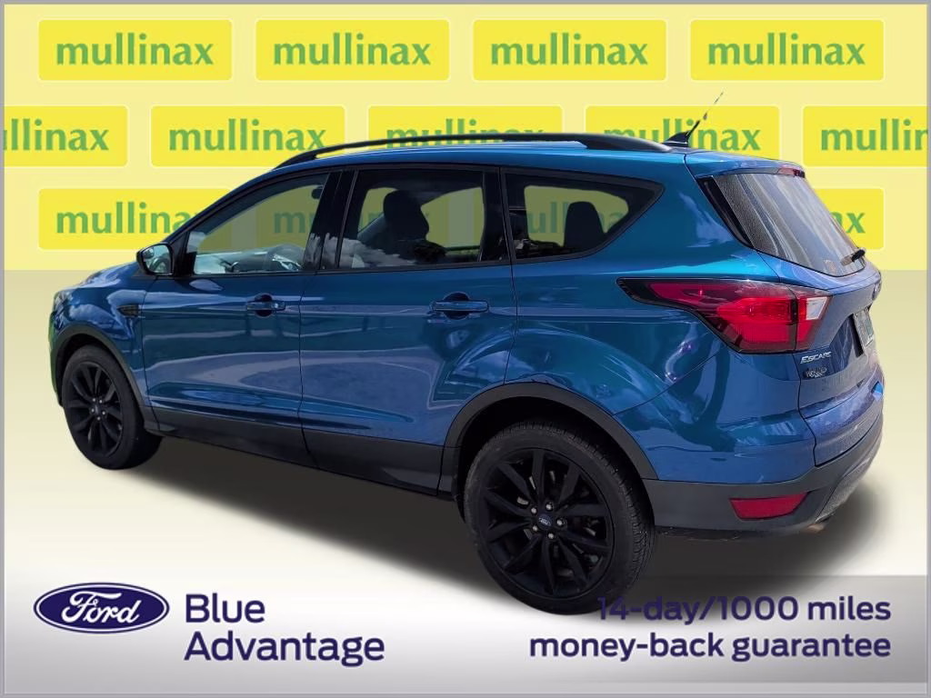 2019 Lightning Blue Metallic Ford Escape SE FWD SUV