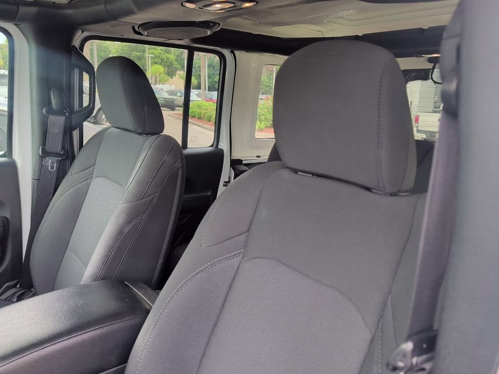 2021 Bright White Clearcoat Jeep Wrangler Unlimited Willys 4X4 SUV