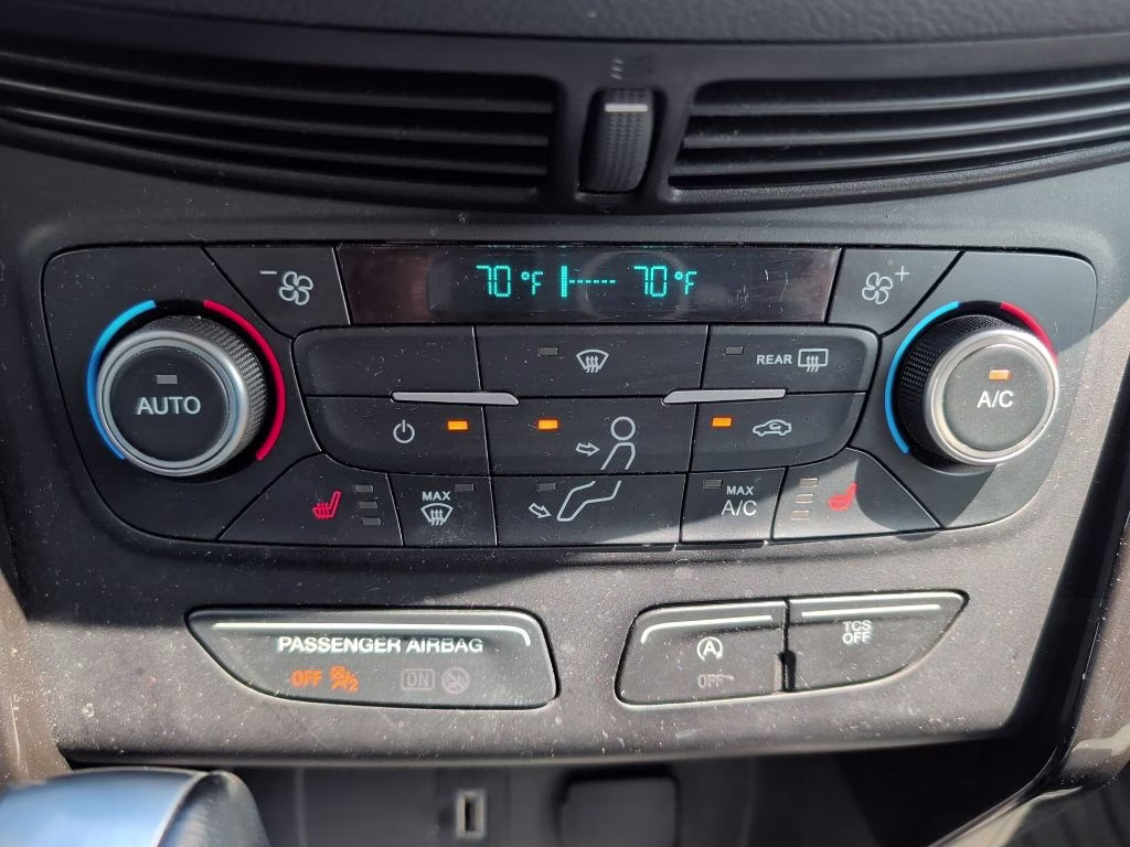 2019 Lightning Blue Metallic Ford Escape SE FWD SUV