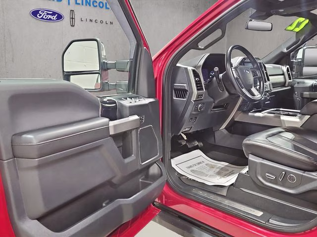 2022 Rapid Red Metallic Tinted Clearcoat Ford Super Duty F-350 SRW Platinum 4X4 Truck