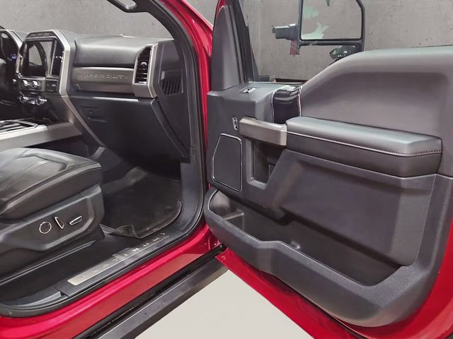 2022 Rapid Red Metallic Tinted Clearcoat Ford Super Duty F-350 SRW Platinum 4X4 Truck