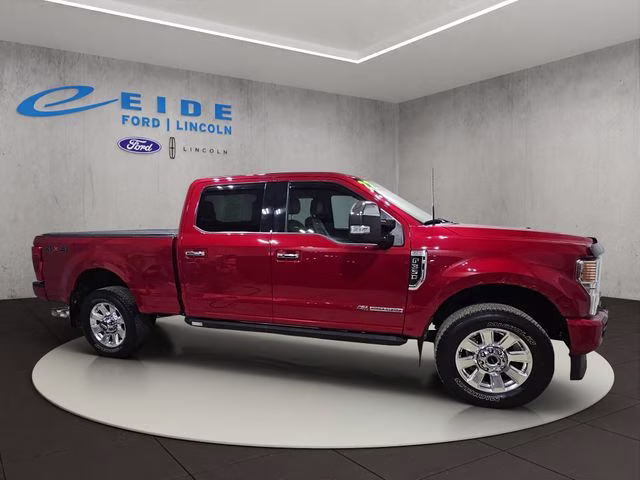 2022 Rapid Red Metallic Tinted Clearcoat Ford Super Duty F-350 SRW Platinum 4X4 Truck