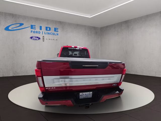 2022 Rapid Red Metallic Tinted Clearcoat Ford Super Duty F-350 SRW Platinum 4X4 Truck