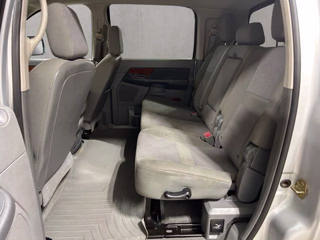 2006 Bright Silver Metallic Clearcoat Dodge Ram 2500 SLT 4X4 Truck