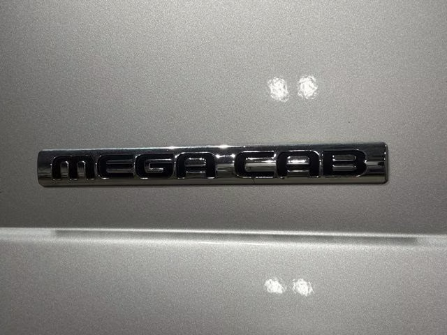 2006 Bright Silver Metallic Clearcoat Dodge Ram 2500 SLT 4X4 Truck