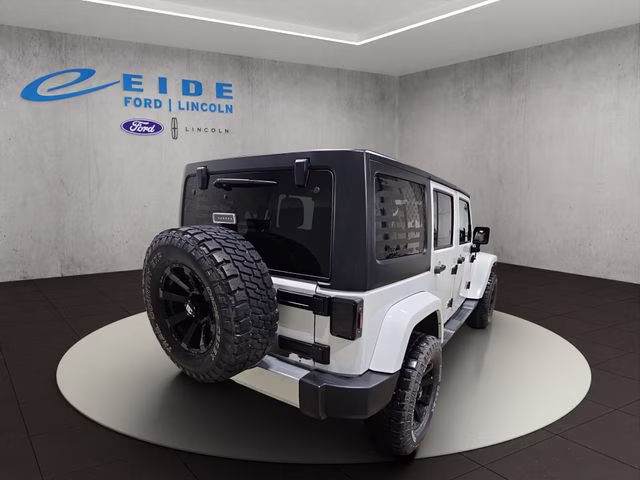 2015 Bright White Clearcoat Jeep Wrangler Unlimited Sahara 4X4 SUV