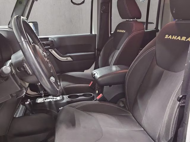 2015 Bright White Clearcoat Jeep Wrangler Unlimited Sahara 4X4 SUV