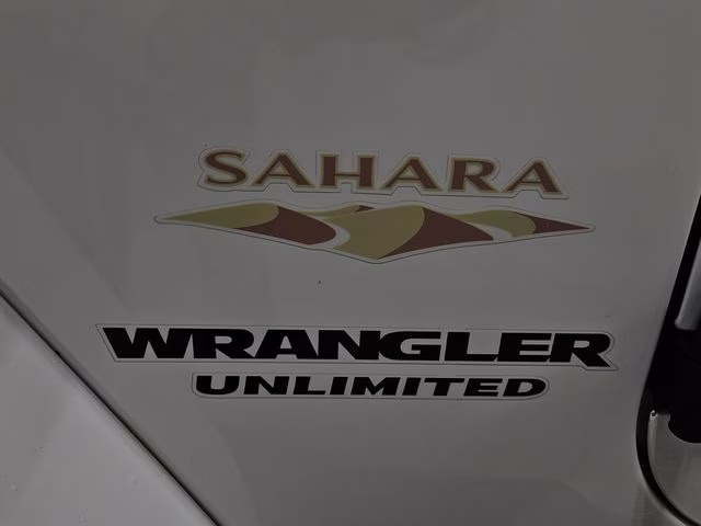 2015 Bright White Clearcoat Jeep Wrangler Unlimited Sahara 4X4 SUV