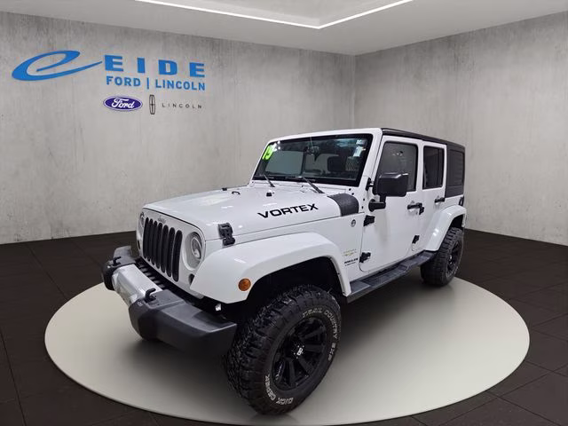 2015 Bright White Clearcoat Jeep Wrangler Unlimited Sahara 4X4 SUV