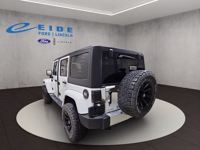 2015 Bright White Clearcoat Jeep Wrangler Unlimited Sahara 4X4 SUV