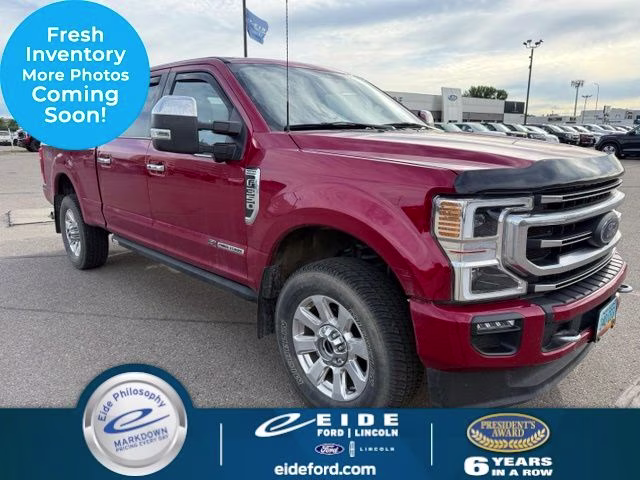 2022 Rapid Red Metallic Tinted Clearcoat Ford Super Duty F-350 SRW Platinum 4X4 Truck