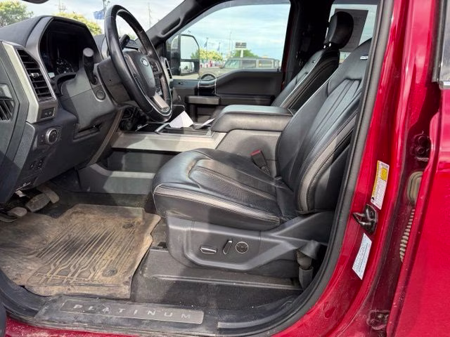 2022 Rapid Red Metallic Tinted Clearcoat Ford Super Duty F-350 SRW Platinum 4X4 Truck