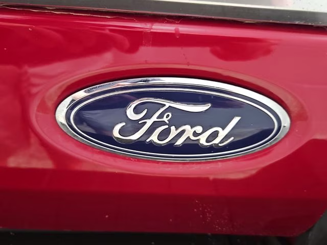 2022 Rapid Red Metallic Tinted Clearcoat Ford Super Duty F-350 SRW Platinum 4X4 Truck