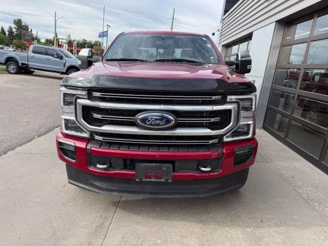 2022 Rapid Red Metallic Tinted Clearcoat Ford Super Duty F-350 SRW Platinum 4X4 Truck