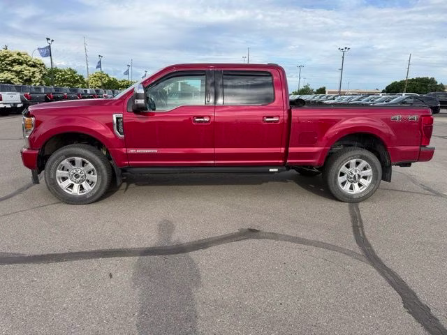 2022 Rapid Red Metallic Tinted Clearcoat Ford Super Duty F-350 SRW Platinum 4X4 Truck