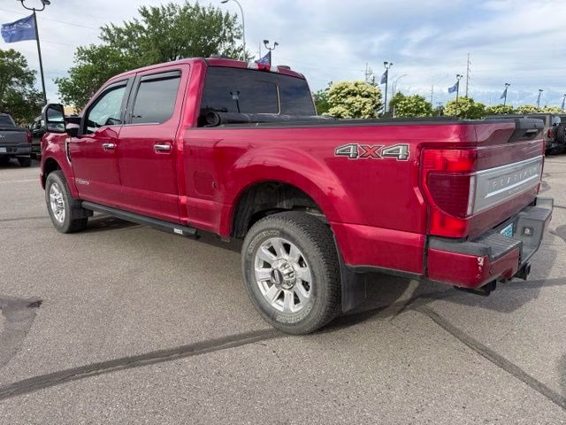 2022 Rapid Red Metallic Tinted Clearcoat Ford Super Duty F-350 SRW Platinum 4X4 Truck