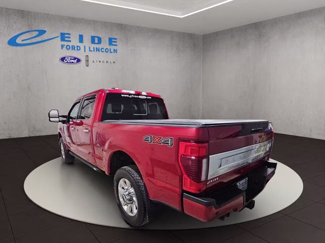 2022 Rapid Red Metallic Tinted Clearcoat Ford Super Duty F-350 SRW Platinum 4X4 Truck