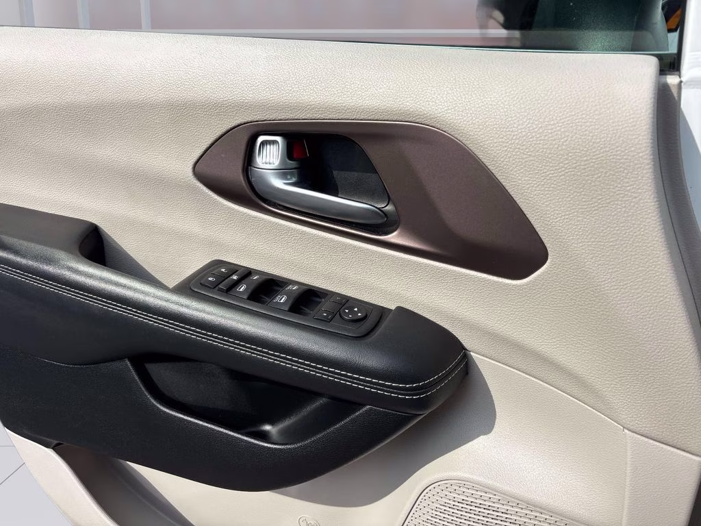 2023 Bright White Clearcoat Chrysler Voyager LX FWD Van
