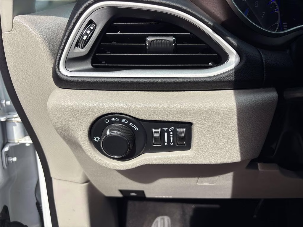 2023 Bright White Clearcoat Chrysler Voyager LX FWD Van