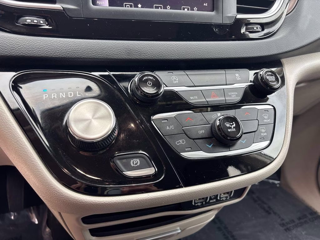 2023 Bright White Clearcoat Chrysler Voyager LX FWD Van