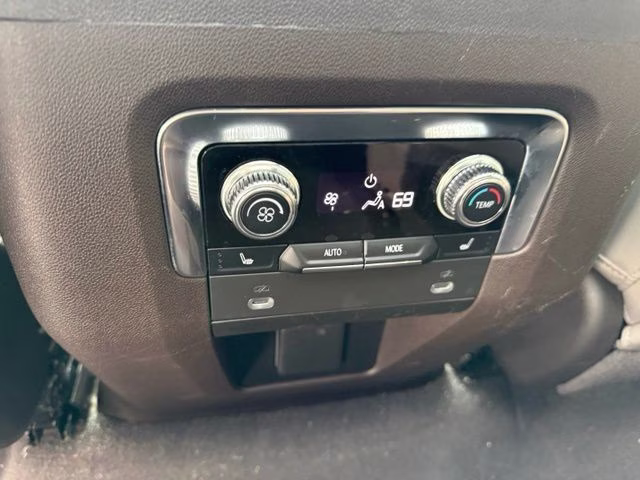 2022 Redwood Metallic GMC Yukon SLT 4X4 SUV