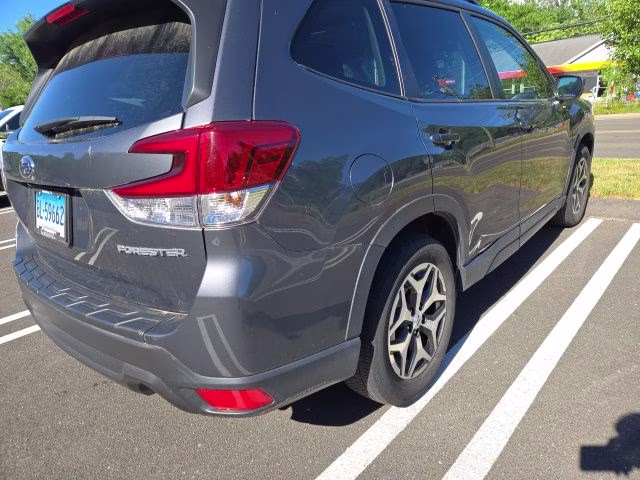 2023 Magnetite Gray Metallic Subaru Forester Premium AWD SUV