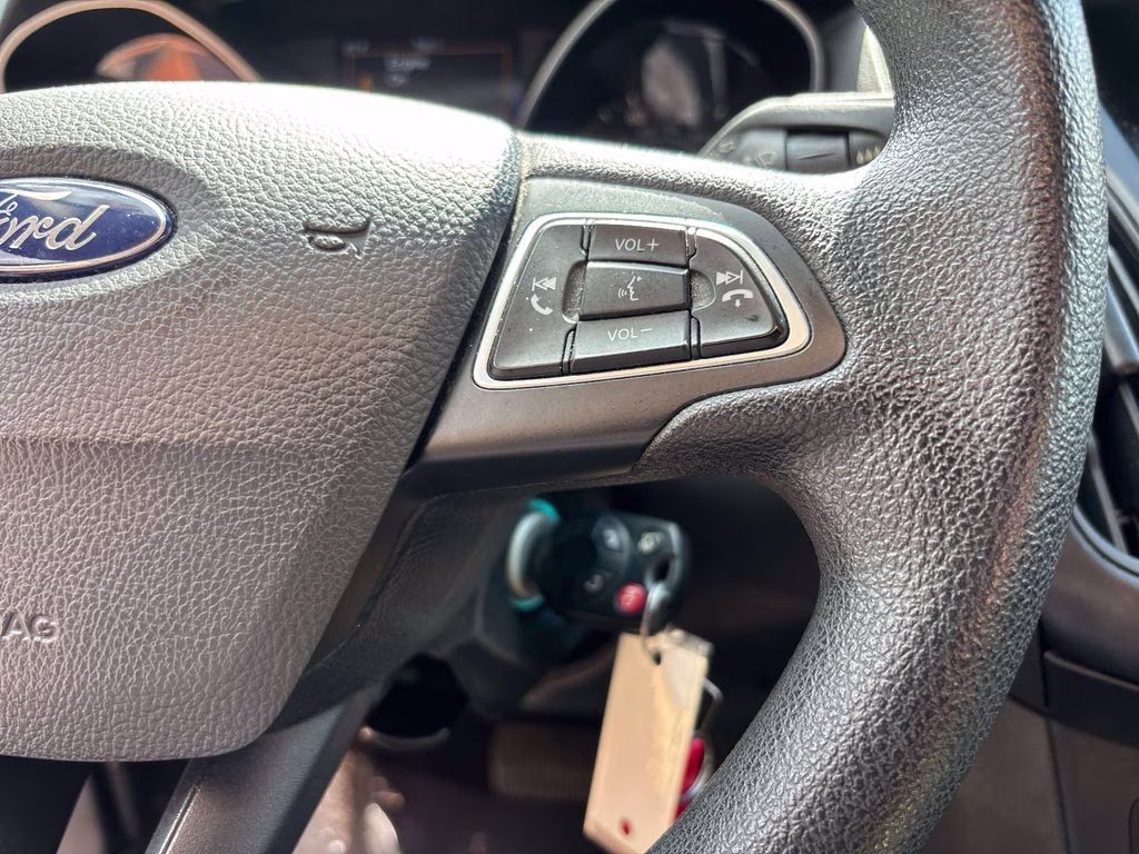 2017 White Gold Metallic Ford Focus SE FWD Hatchback