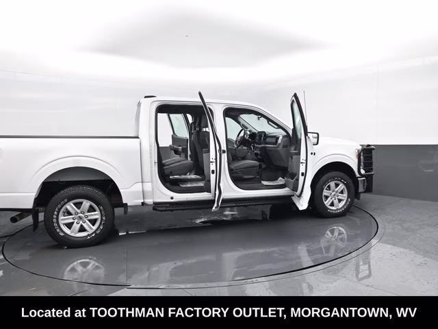 2021 Oxford White Ford F-150 XL 4X4 Truck
